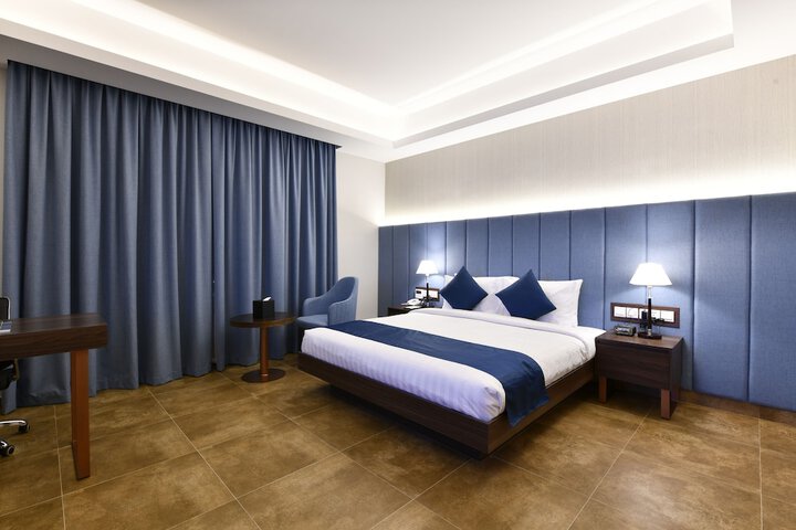 Room 6 of 42