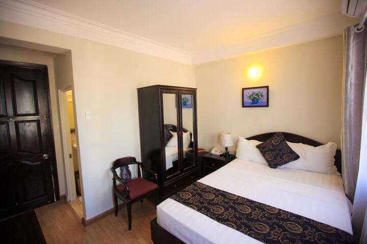 Room 10 of 27