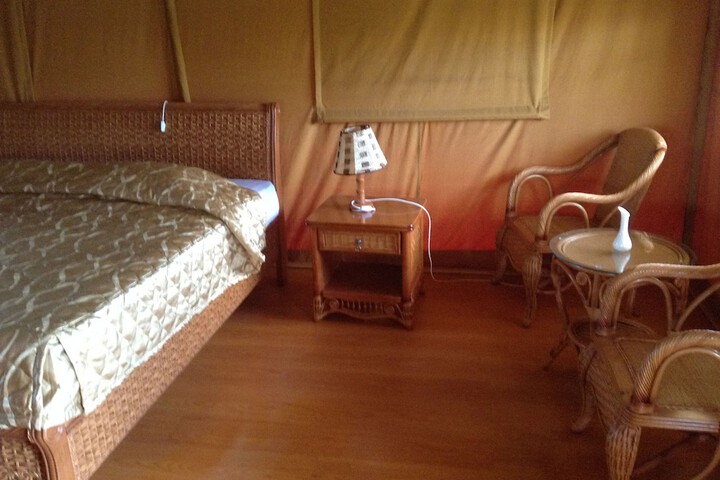 Room 13 of 90