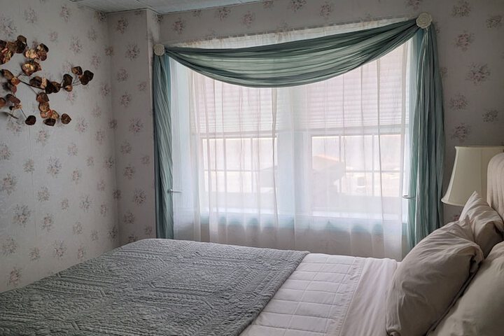 Room 77 of 206