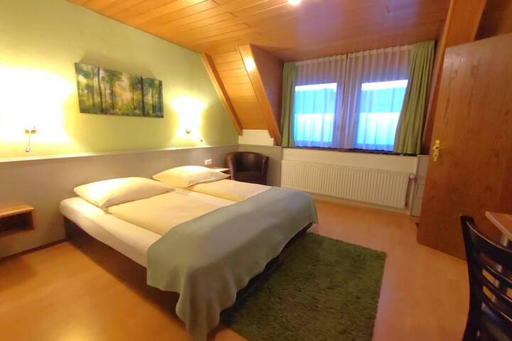 Room 35 of 76