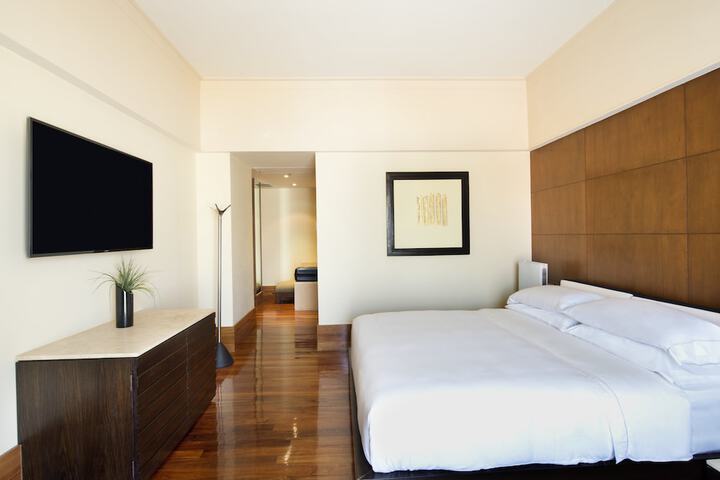 Room 17 of 87