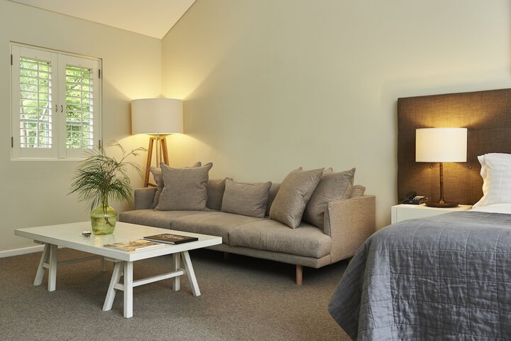 Room 4 of 60