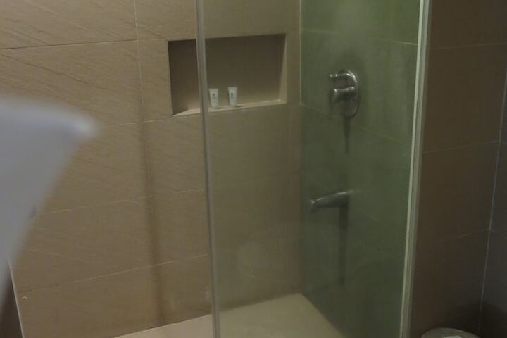 Room 31 of 48