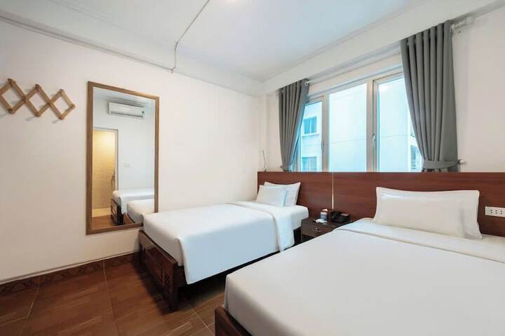 Room 8 of 23