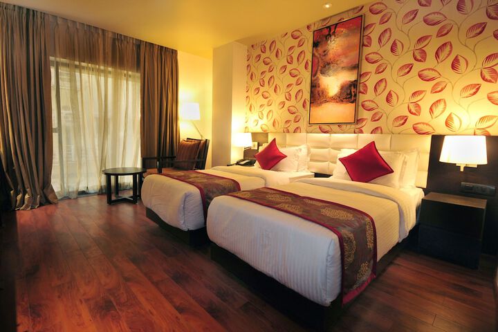 Room 5 of 121