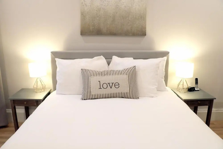 Room 5 of 19