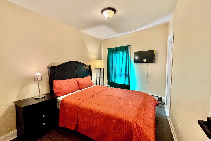 Room 9 of 22