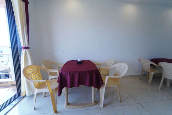 Dining 43 of 55
