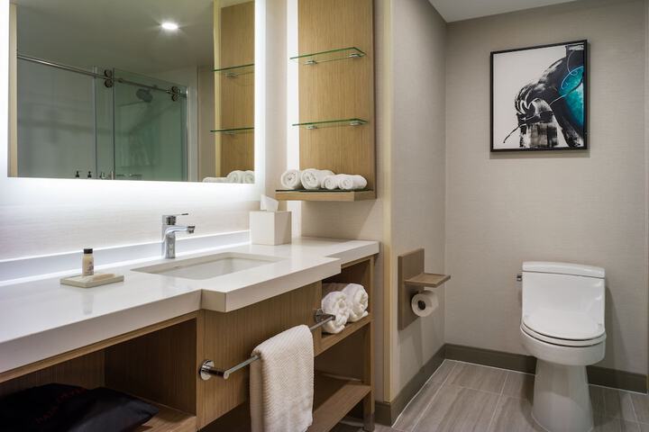 Room 15 of 28