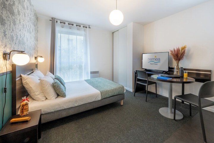 Room 7 of 30