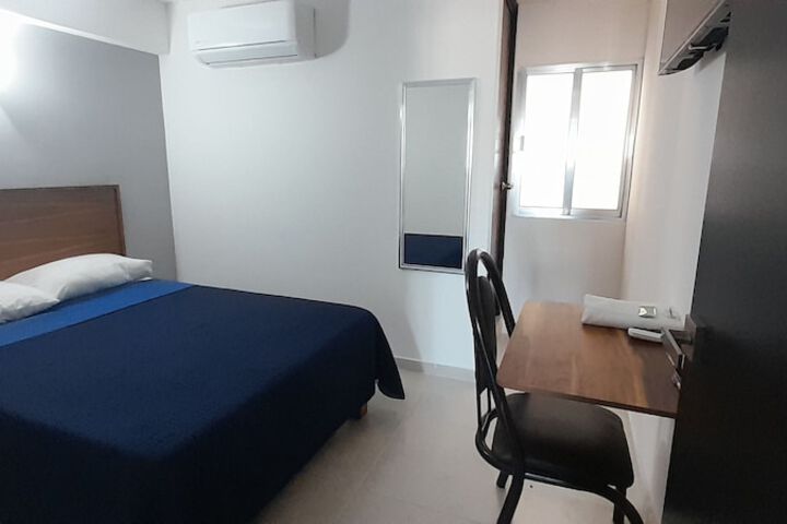Room 13 of 42