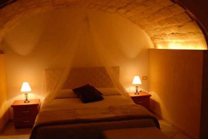 Room 16 of 36