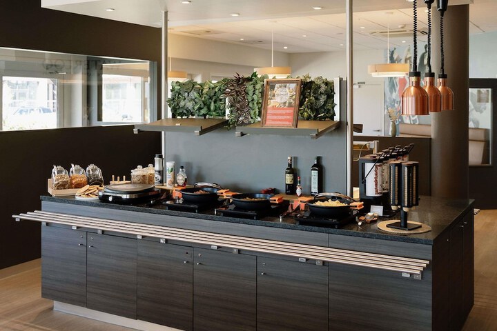 Breakfast/Coffee Service 51 of 84