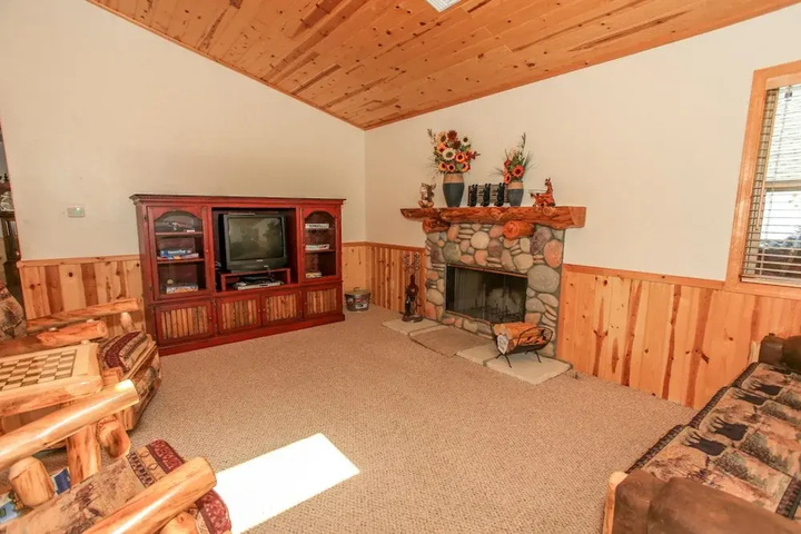Room 3 of 25