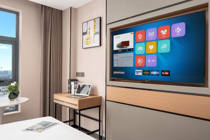 Room 4 of 61