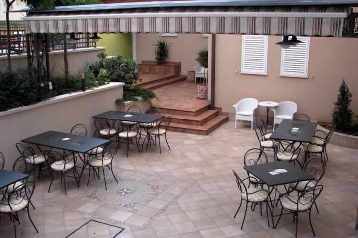 Hotel 98 of 104