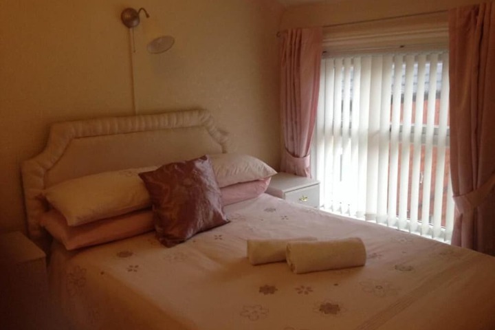 Room 6 of 33