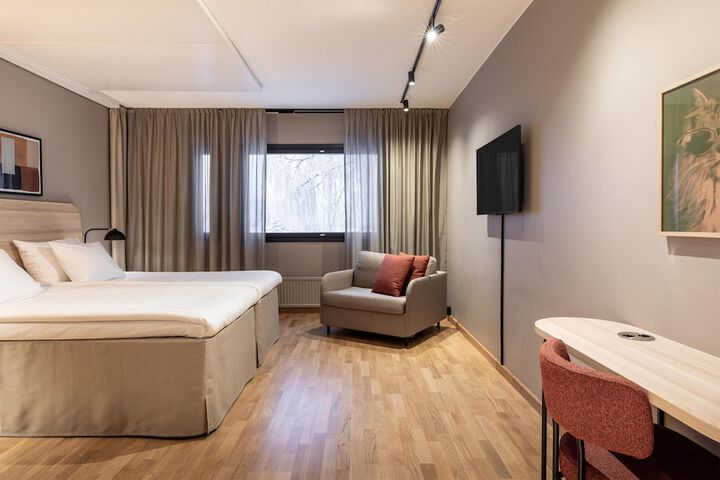 Room 6 of 46
