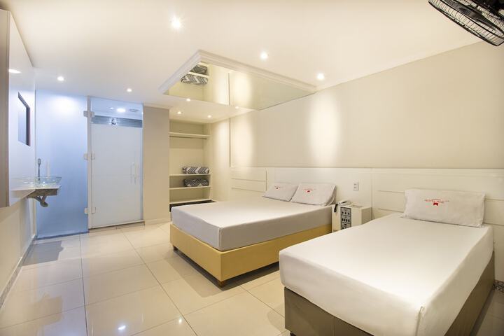 Room 10 of 76