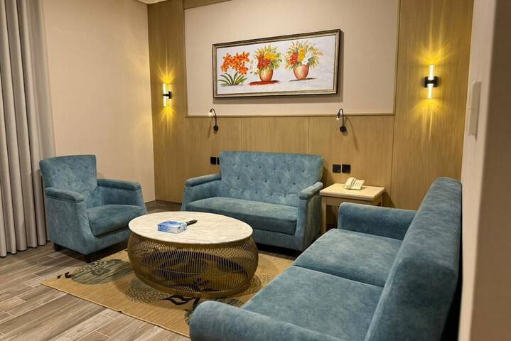 Room 104 of 181