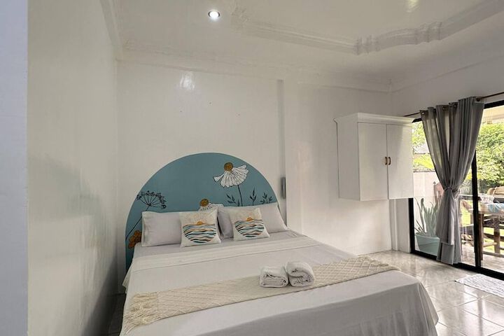 Room 5 of 33