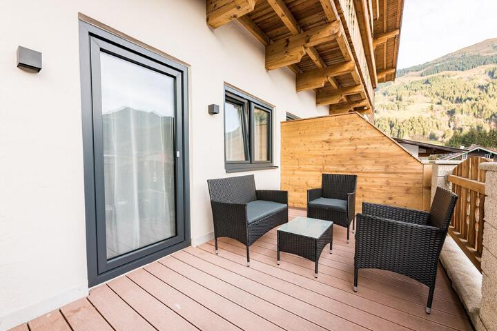 Terrace/Patio 3 of 13