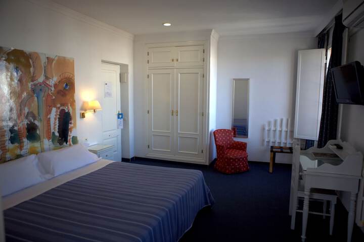 Room 19 of 48