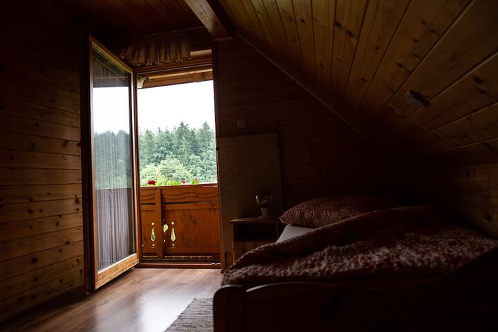 Room 6 of 112