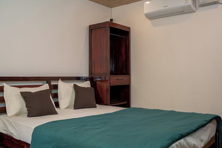 Room 9 of 70