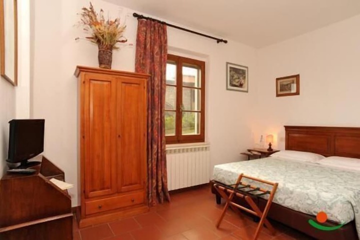 Room 10 of 25
