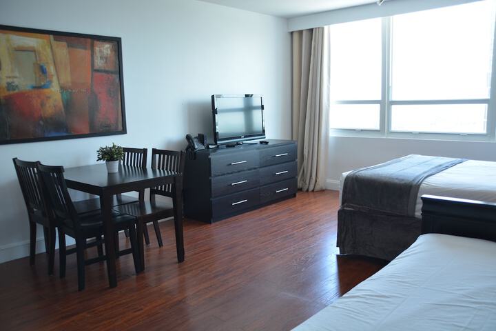 Room 18 of 120