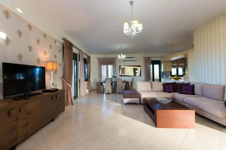 Room 2 of 18