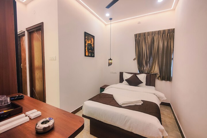 Room 21 of 32