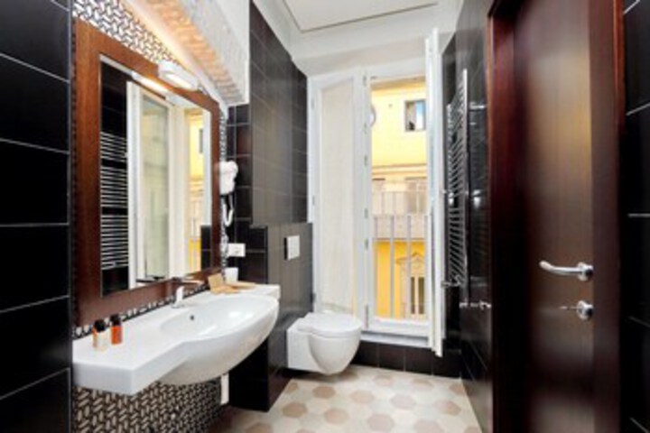 Room 2 of 34