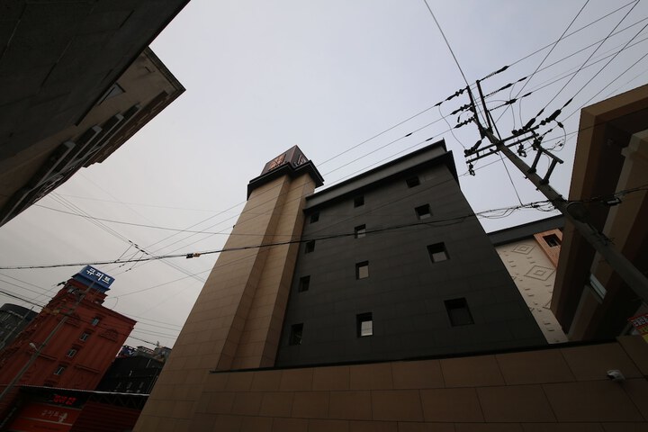 Hotel 69 of 70