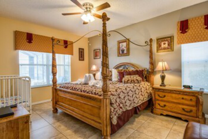 Room 195 of 272
