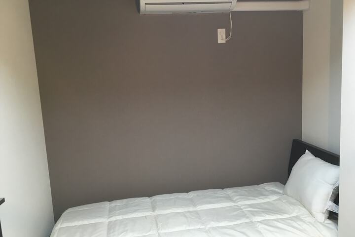 Room 9 of 19