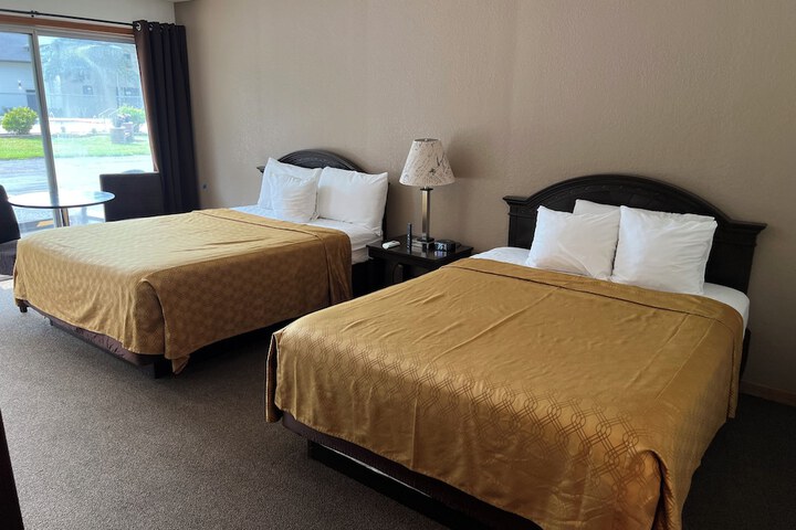 Room 32 of 180