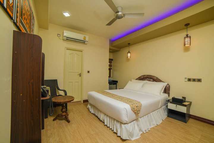 Room 3 of 6