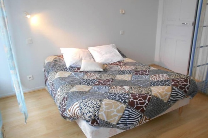 Room 9 of 50
