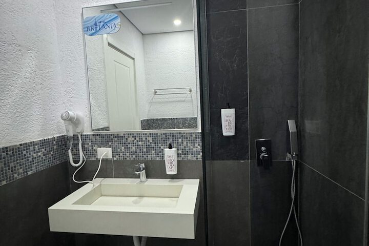 Room 159 of 191