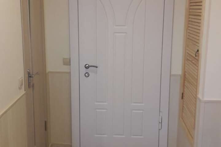 Room 2 of 11
