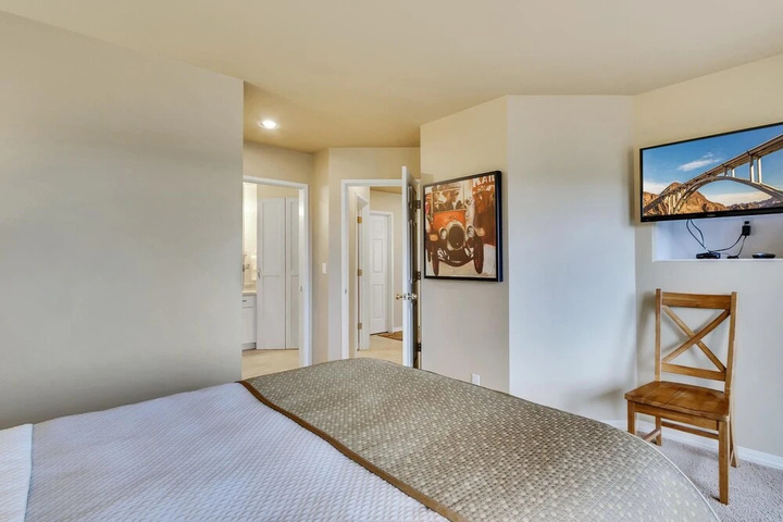 Room 5 of 19