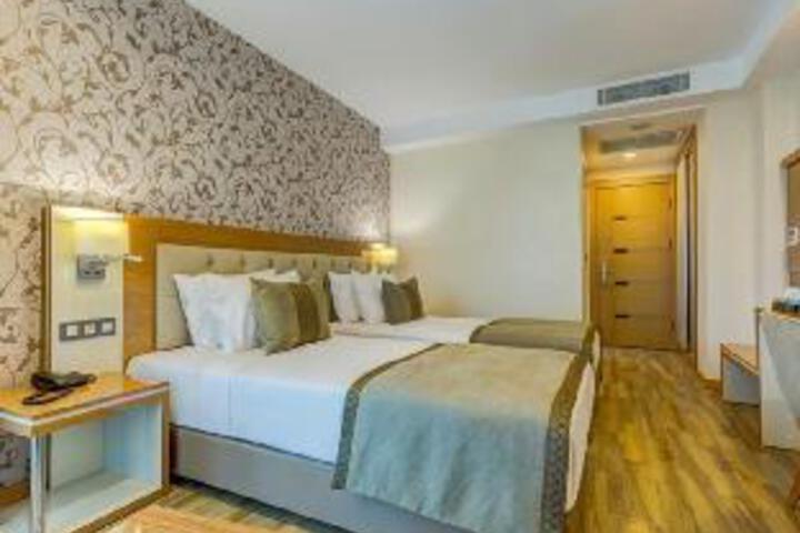 Hotel Suite Photo