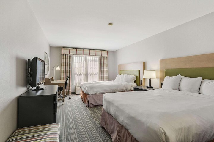2 Queen Beds (4 of 7)