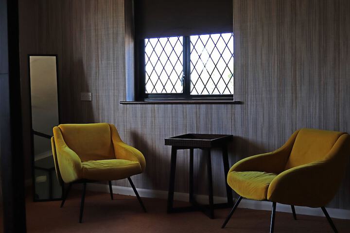 Room 6 of 140
