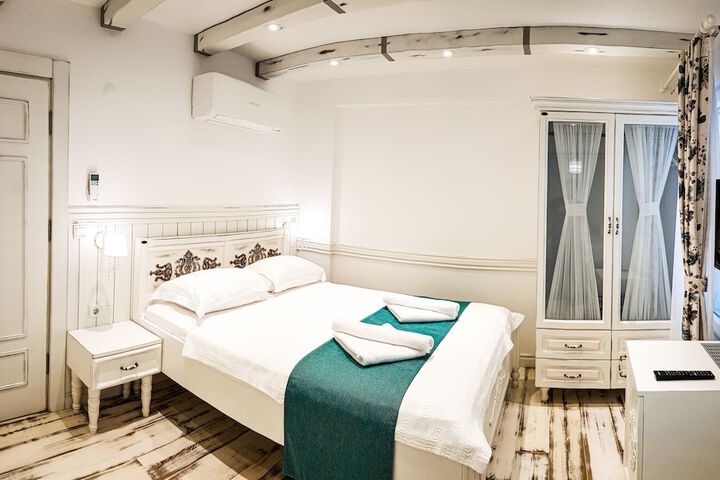 Room 2 of 52