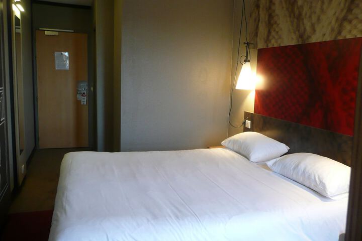Room 11 of 64