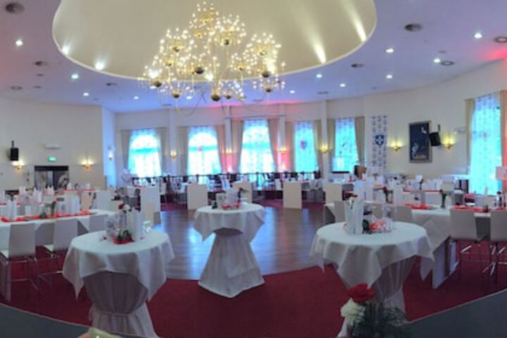Ballroom/Hall 58 of 81